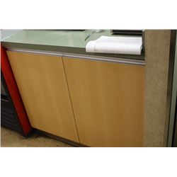 SMALL COUNTER WITH 2 DOORS