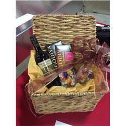 Four 25th Anniversary 15 Oz Stemless Wineglasses and Bottle