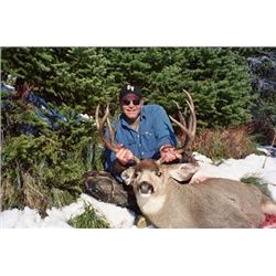Montana 5 Day Trophy Mule Deer or Whitetail Hunt for 1 Hunter