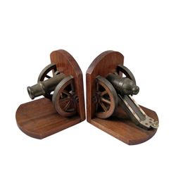 Harry Potter and the Prisoner of Azkaban Bookends Movie Props