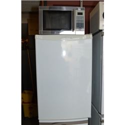 Pair of matching modern night tables with pullout tray