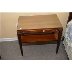 Pair of mid 20th century mahogany end tables