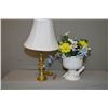 Image 1 : Bird motif planter and a small brass coloured table lamp