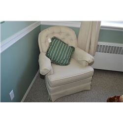 Button tufted upholstered bedroom chair