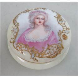 T&V France Round Dresser Box