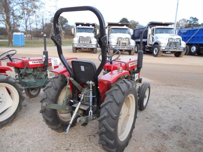 YANMAR YM2000 FARM TRACTOR, S/N 2TR20A813850, 3 PTH, PTO, ROLL BAR, 2 CYL DIESEL ENG, METER