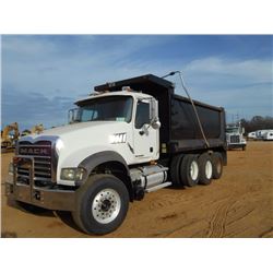 2008 MACK GU713 TRI-AXLE DUMP, S/N 1M2AX09C08M003753, MACK MP8-425M ENG, 10 SPD TRANS, 44K REARS, 14