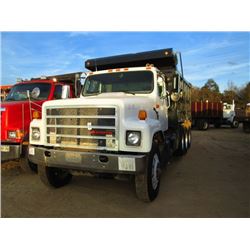 1999 INTERNATIONAL 2574 TRI-AXLE DUMP TRUCK, S/N 1HTGGAETOXH613527, CUMMINS N14 PLUS ENG, 8LL TRANS,