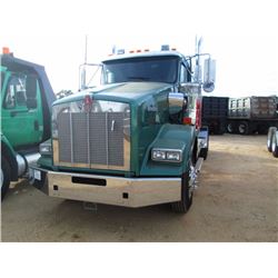 2015 KENWORTH T800 T/A TRUCK TRACTOR, S/N 3WKDD49X6FF460241, ISX400 HP CUMMINS ENG, 10 SPD TRANS, 38