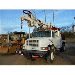 2002 INTERNATIONAL 4900 DIGGER DERRICK TRUCK, S/N 1HTSEAAN12H517874, AWD, INTL DIESEL ENG, 6 SPD TRA