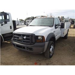 2006 FORD F550 4X4 SERVICE TRUCK, S/N 1FDAF57P96ED02669, POWERSTROKE DIESEL ENG, A/T, TOOL BOX, ODOM