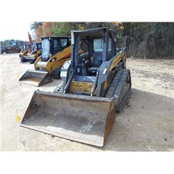 NEW HOLLAND C175 SKID STEER LOADER, S/N N7M462607, TRACK TYPE, GP BUCKET, CANOPY, METER READING 647 