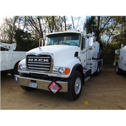 2007 MACK CV713 T/A FUEL & LUBE TRUCK, S/N 1M2AG11Y07M046419, AMI 370 MACK ENG, 9 SPD TRANS, MAINTAI