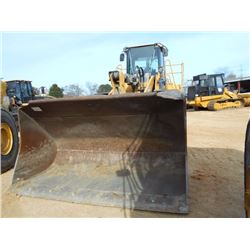 JOHN DEERE 824J WHEEL LOADER, S/N 588725 (03 YR) GP BUCKET, ECAB W/AIR, 29.5-25 TIRES