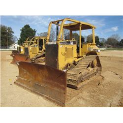 CAT D5M XL CRAWLER TRACTOR, S/N 5ES00853, 6 WAY BLADE,FINGER TIP CONTROL, CANOPY, SWEEPS