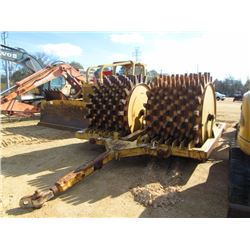 REYNOLDS DD4860 TANDEM SHEEP FOOT ROLLER, S/N 33581, 17,700# GROSS WEIGHT, PULL TYPE, 78" DIAMETER D