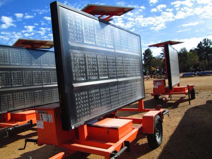 K & K SYSTEMS DIGITAL SIGN BOARD, S/N 44092, BATTERY/SOLAR POWERED, 24