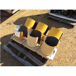 1 LOT (2) TRAFFIC LIGHTS