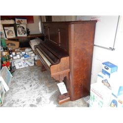 HARDMAN, PECK & CO UPRIGHT PIANO
