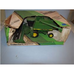 John Deere Collector's Edition 9600 Combine ERTL 1/16th Scale Diecast Replica