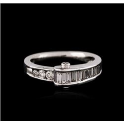 14KT White Gold 0.79ctw Diamond Ring