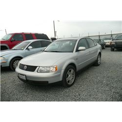 00 Volkswagen Passat 4 Dr  4Motion AWD Sedan - T - DRIVE