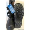 Image 1 : 2 PAIR WINTER BOOTS& GLOVES