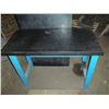 Image 3 : 4' x 3.5' x 2' Tall Table