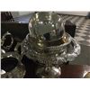 Image 5 : LARGE LOT OF SILVER PLATED SERVING JUGS & PLATTERS