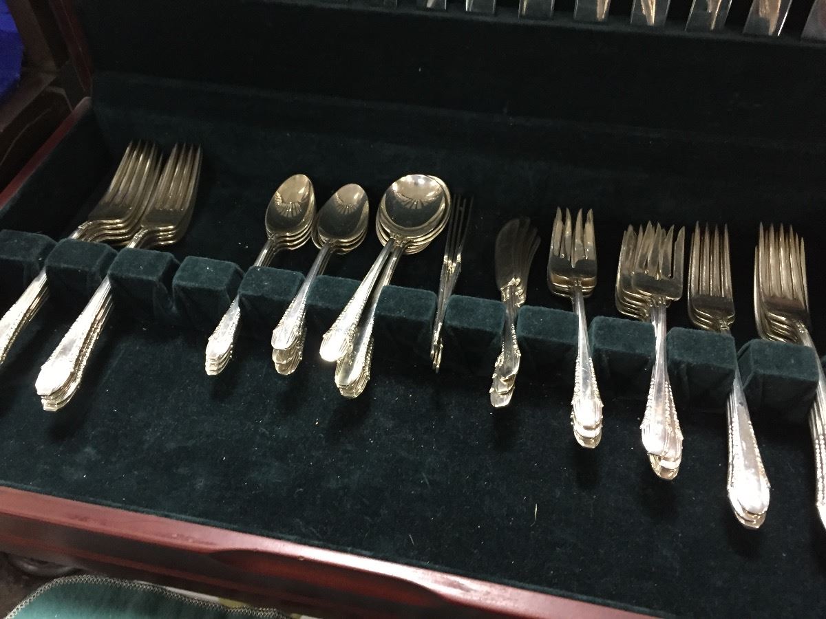 INTERNATIONAL ENCHANTRESS STERLING SILVER 73 PIECE FLATWARE SET WITH
