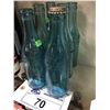 Image 2 : LOT OF 6 BLUE ANTIQUE STRAIGHT-SIDED COCA-COLA BOTTLES