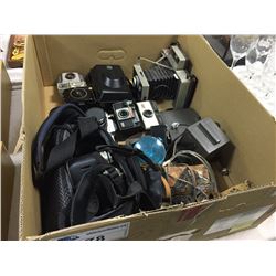 COLLECTION OF: VINTAGE CAMERAS