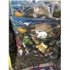Image 2 : LOT OF 3 BAGS CONTAINING NEW IN THE BOX TOYS AND ACTION FIGURES