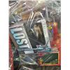 Image 2 : LOT OF 3 BAGS CONTAINING NEW IN THE BOX TOYS AND ACTION FIGURES