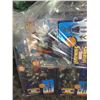 Image 2 : LOT OF 3 BAGS CONTAINING NEW IN THE BOX TOYS AND ACTION FIGURES