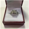Image 1 : ONE 18KT WHITE GOLD LADIES DIAMOND ENGAGEMENT RING SET WITH ONE 1.00CT MODIFIED BRILLIANT CUT