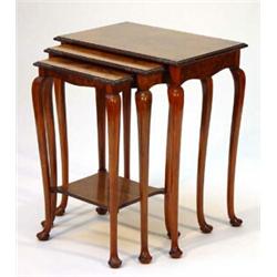 Good quality nest of three walnut occasional tables…