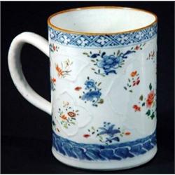 18th century Chinese export porcelain tankard, hand painted with blue underglaze and pink flowers…