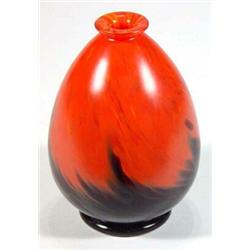 Red and purple mottled glass vase, 13cm high…