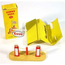 Boxed Dinky Toys 781 Esso petrol pump station…