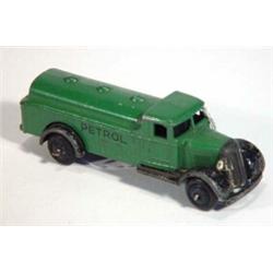 Dinky Toys 25D green petrol tanker…