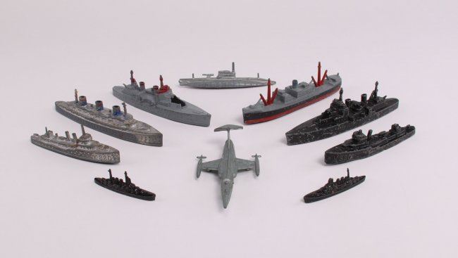 Nine 9 Vintage Naval Lead Toy Lot 8 Ships And 1 Jet nine-9-vintage-naval-lead-toy-lot-8-ships-and-1-jet