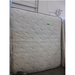 King size memory foam mattress - Floor sample