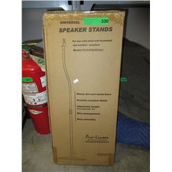 Universal stand for mini bookshelf speakers