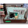 Image 1 : Used portable Singer sewing machine