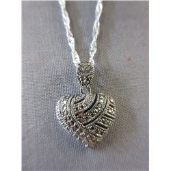 Heart Pendant Necklace set with a Diamond