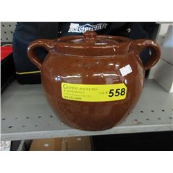 Vintage bean pot with lid & handles
