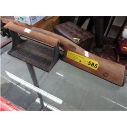 Vintage - Wood handled grill press