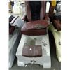 Image 1 : Episode Massaging Pedicure Chair