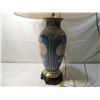 Image 2 : PAINTED ASIAN VASE TABLE LAMP